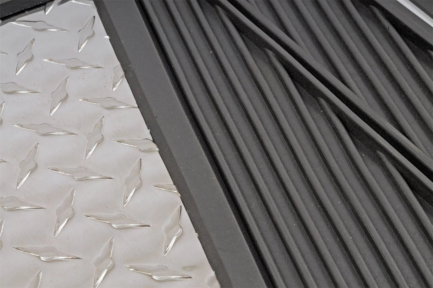 Dee Zee Universal Floor Mat 6 Dee Zee Universal Floor Mat - Image 4