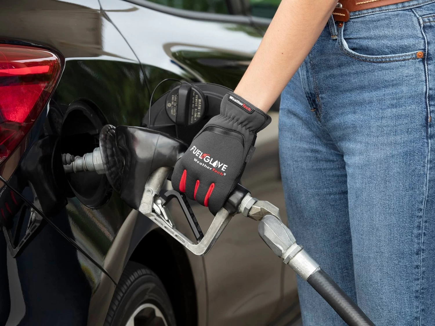 WeatherTech Fuel Gloves 6 WeatherTech Fuel Gloves - Image 4